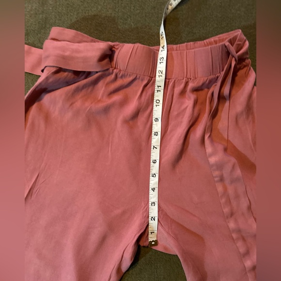 43.BLUE RAIN Women’s Tie Waist Tapered Ankle Pants
Size M - Picture 11 of 11